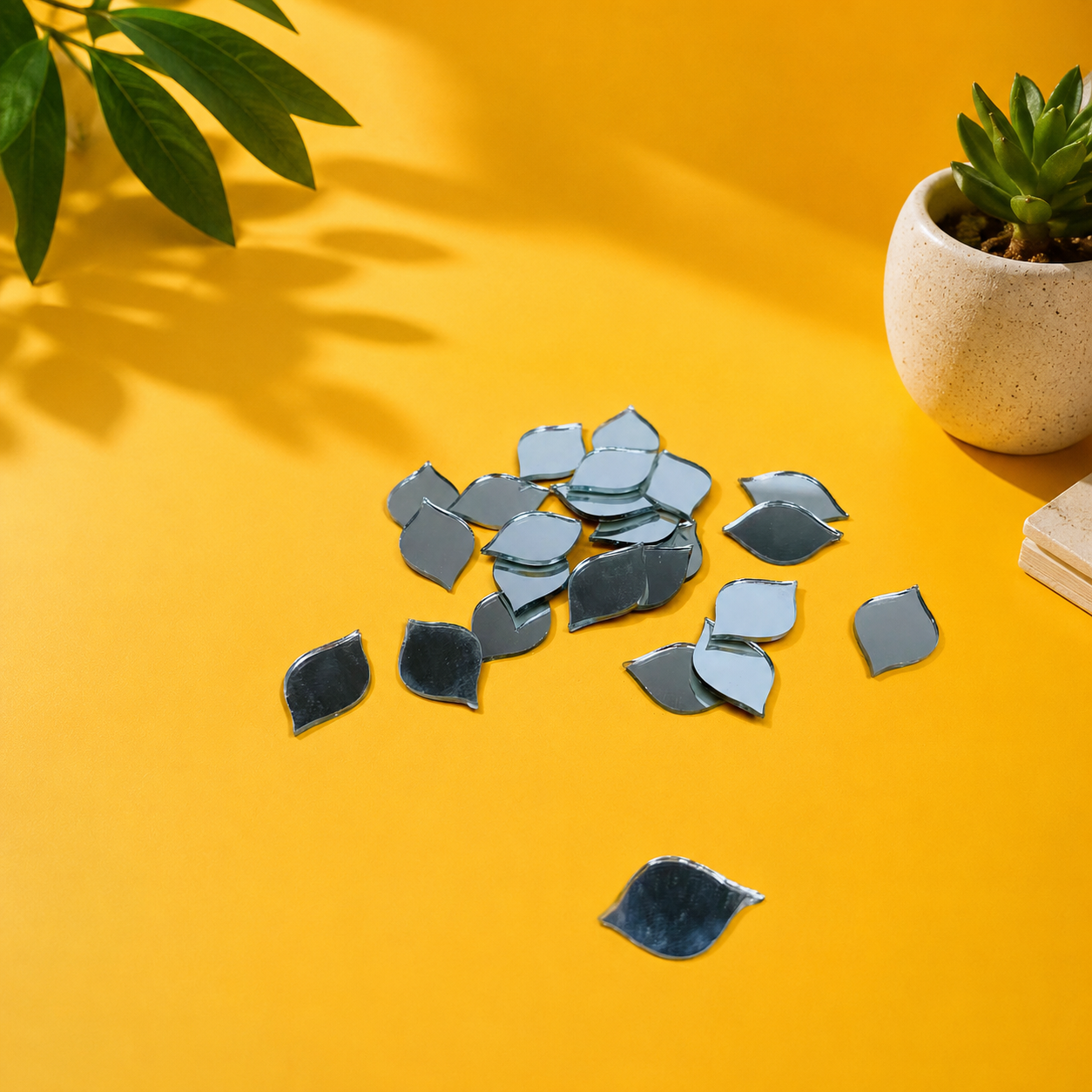 Leaf-shaped craft glass mirrors